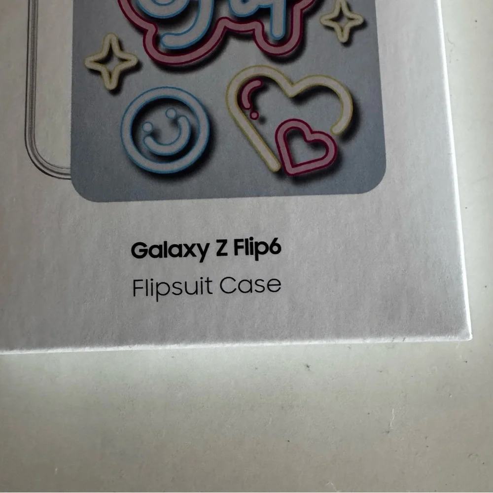 NIB Samsung Flipsuit Case for Samsung Galaxy Z Flip6